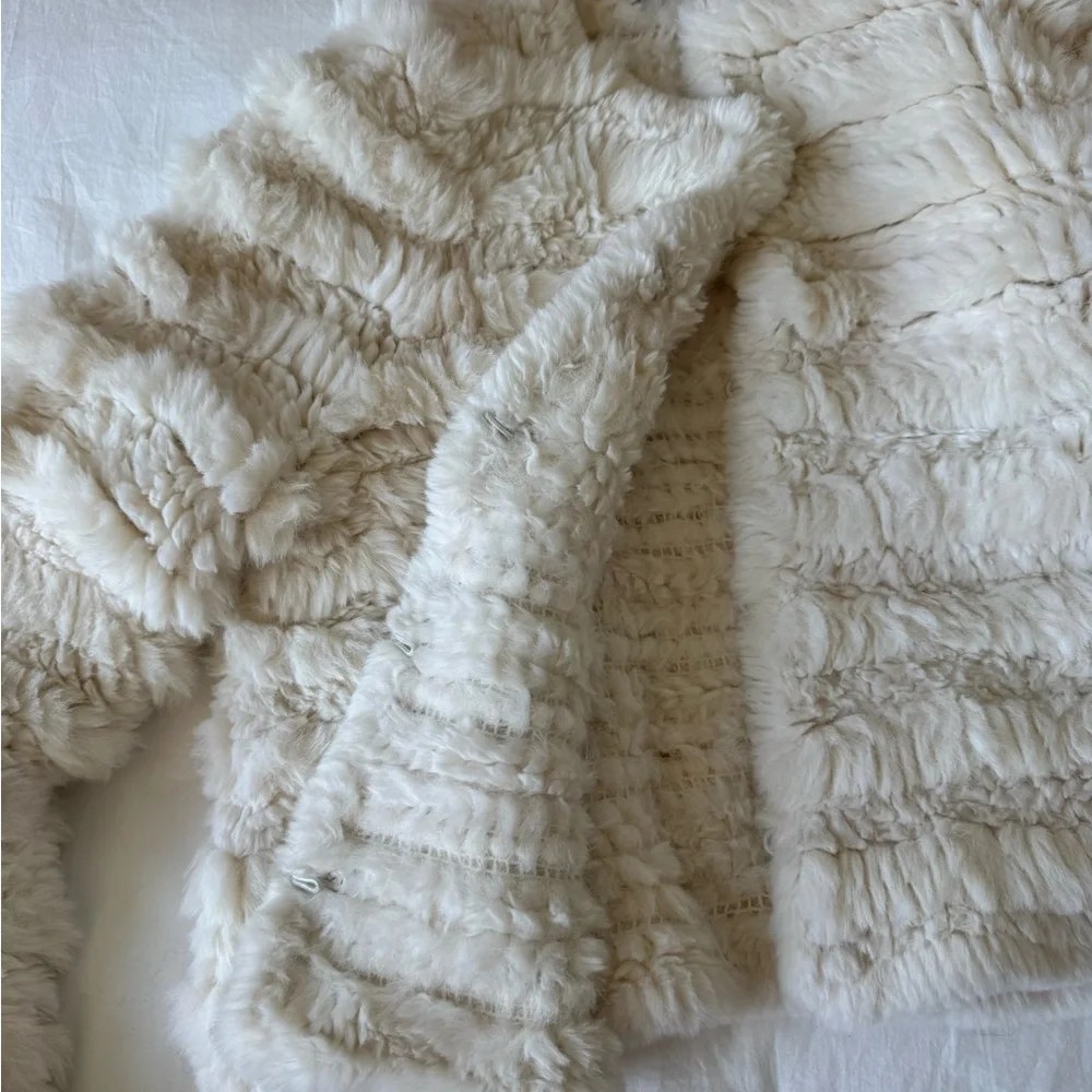 Alice + Olivia Plush Faux Fur Jacket in Beige - Picture 5 of 5